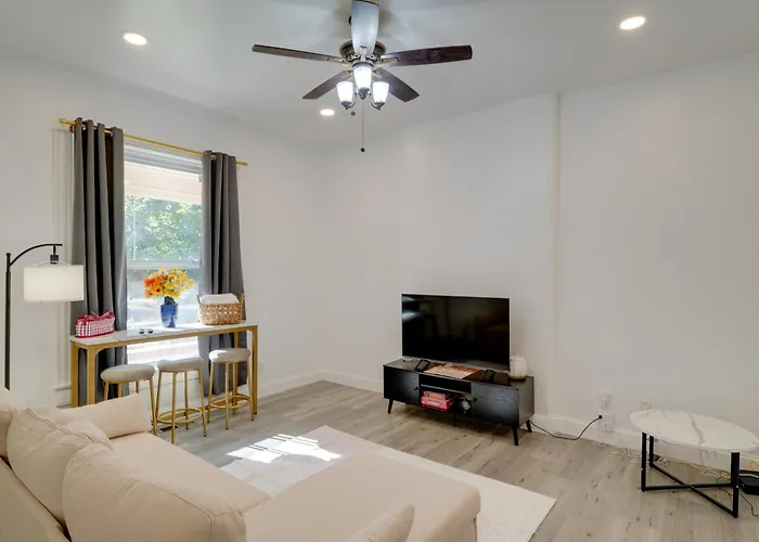 Walk To Churchill Downs Central Louisville Home!