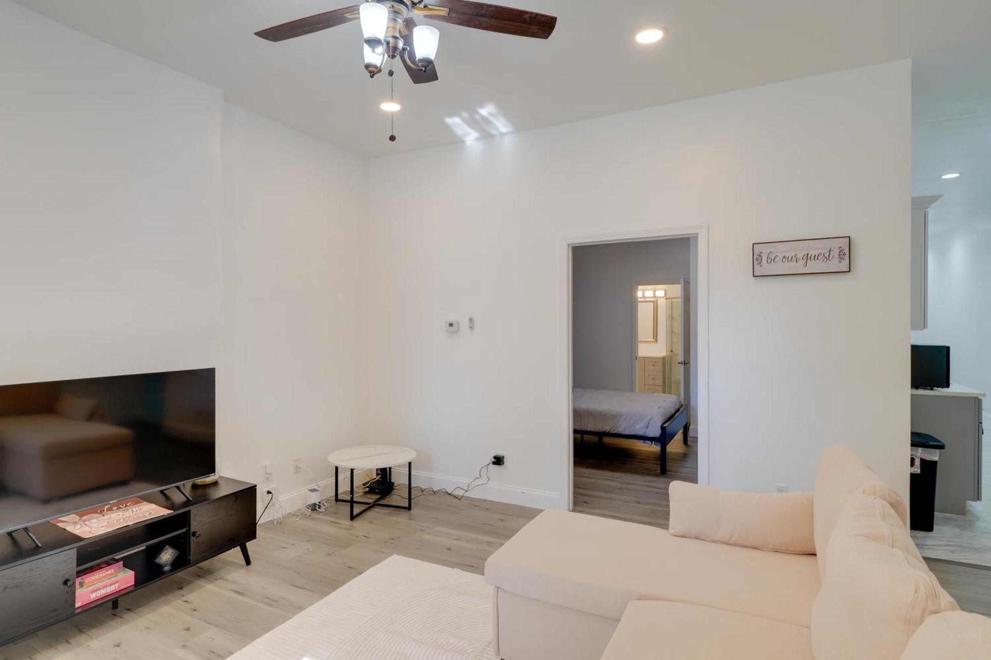Walk To Churchill Downs Home! Holiday home *