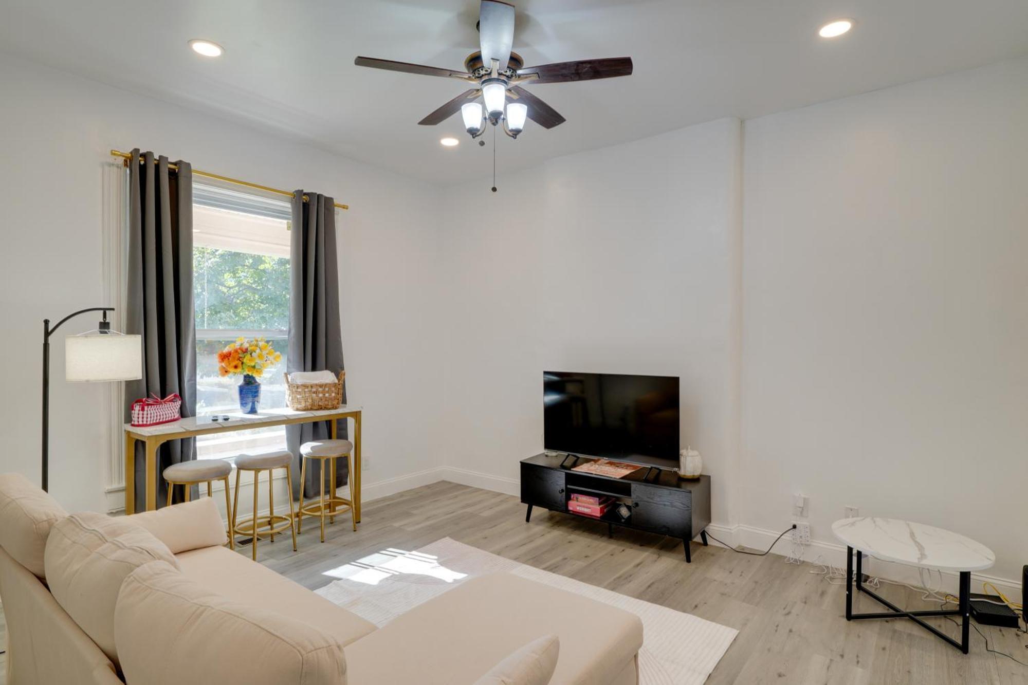 Walk To Churchill Downs Home! Holiday home